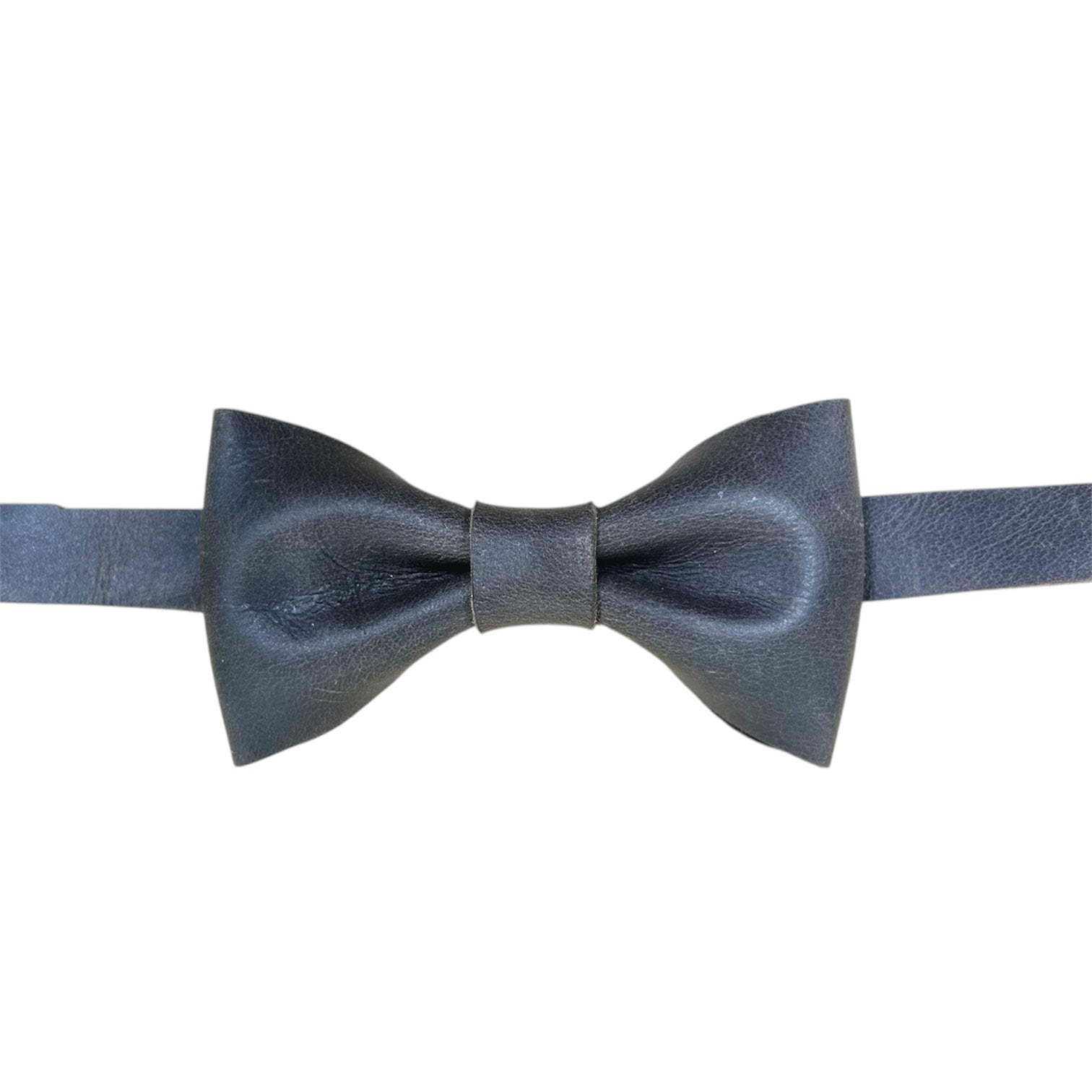 Leather bowtie